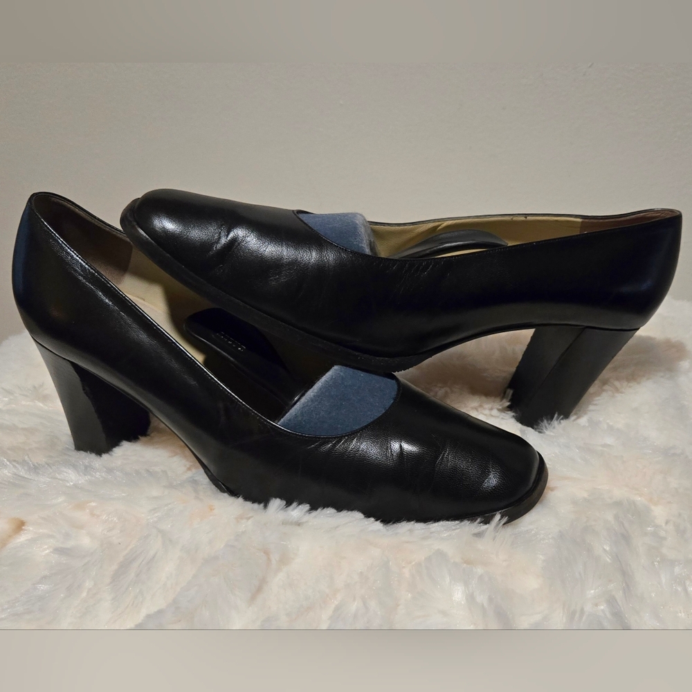 Bally Women's Elegant Black Leather Flats